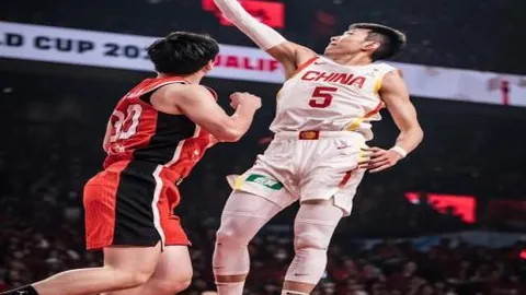 12月1日CBA常规赛：深圳对辽宁，赵继伟精彩瞬间回顾